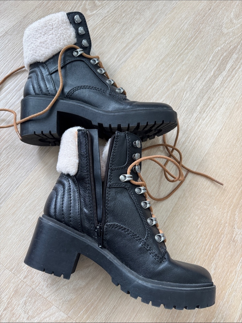 Indigo Black Lace-Up Winter Boots with Cream Sherpa - Picture 2 of 5